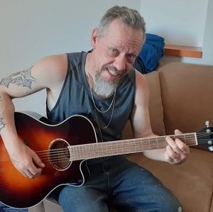 Meet your Posher, Philip